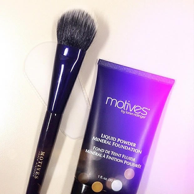 Motives Foundation Brush 620x620